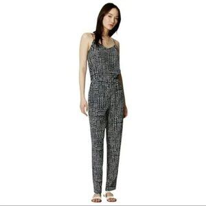 LOFT NAVY & WHITE GEOMETRICAL PATTERN SLEEVELESS JUMPSUIT MEDIUM-EUC